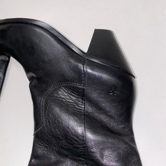 NEW. FRYE Leather Boots Size 6B (sample) - Picture 2 of 8